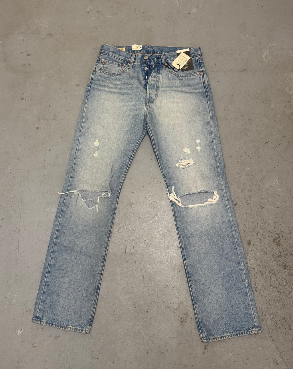 DISTRESSED DENIM